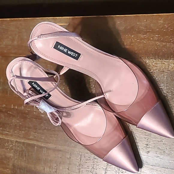 Shoes - Picture 4 of 4